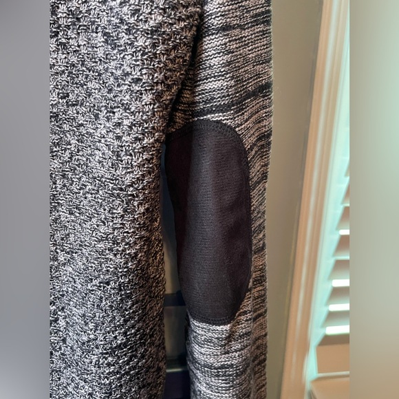 Lety and Me Black and White Sweater - Size L (NWT) - Picture 2 of 4